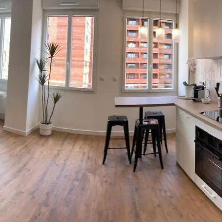 Clim Ascenseur R4 T2 Moderne Au Coeur De Appartamento